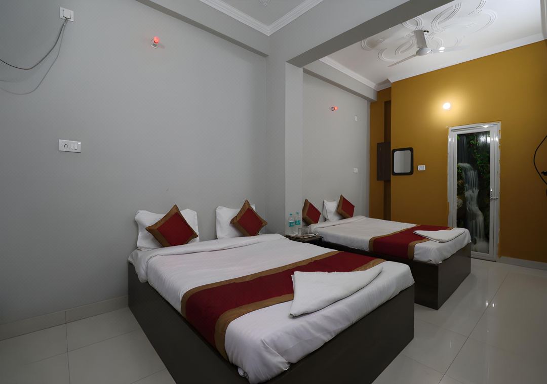 Divisha's Hotel Friends Inn