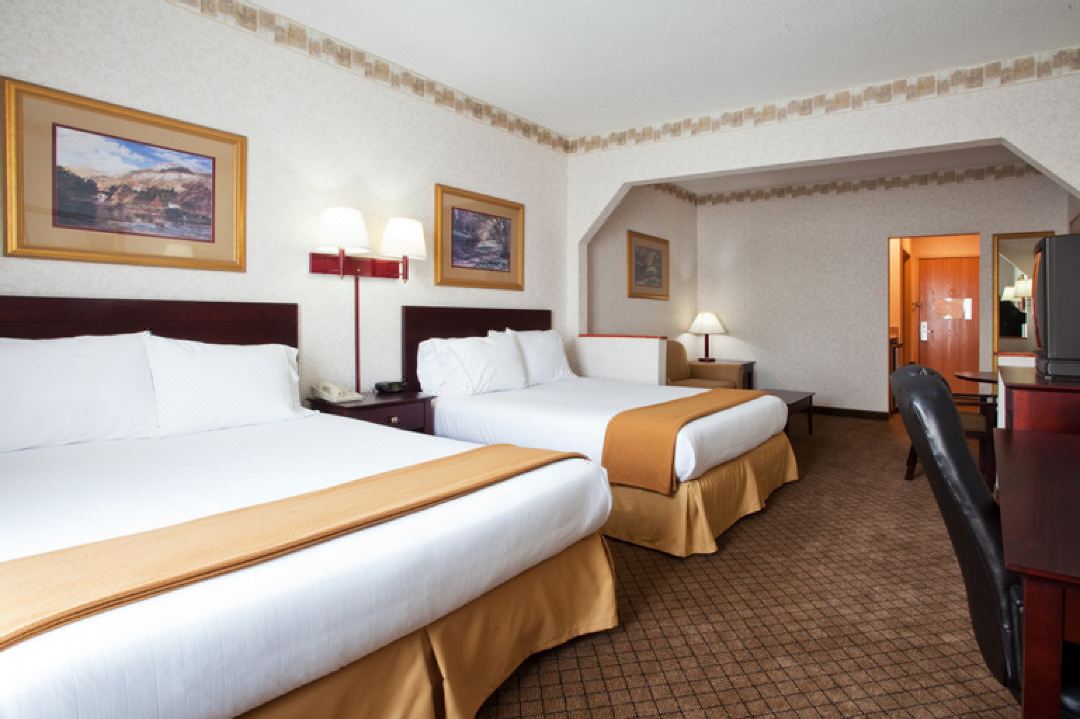 Holiday Inn Express & Suites Hiawassee