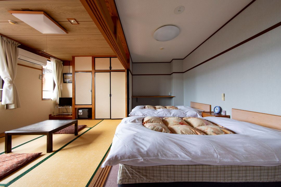 โคคุมิน ชูคุเซียว เอนะซานโซอุ