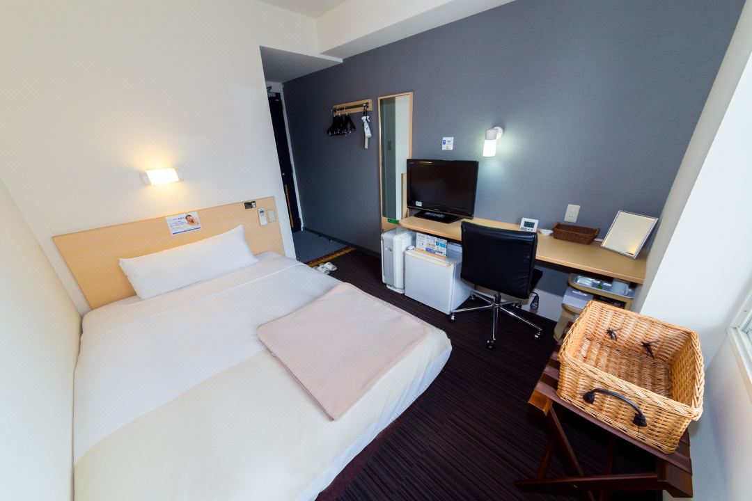 Super Hotel Subway Tanimachi 4-Chome Exit 6
