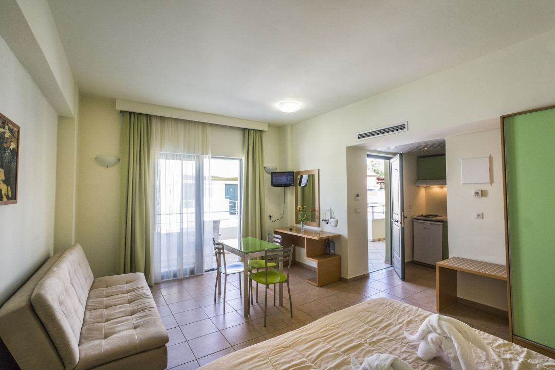 Athina Beach Hotel