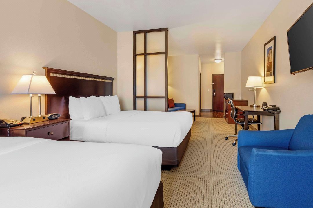 Comfort Suites