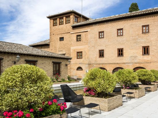 Parador de Granada - Tap to explore photos