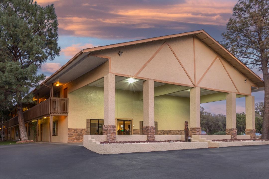 Best Western Pine Springs Inn