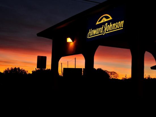 Howard Johnson by Wyndham Modesto Ceres - Tap to explore photos