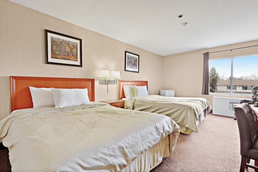 Niagara Lodge & Suites