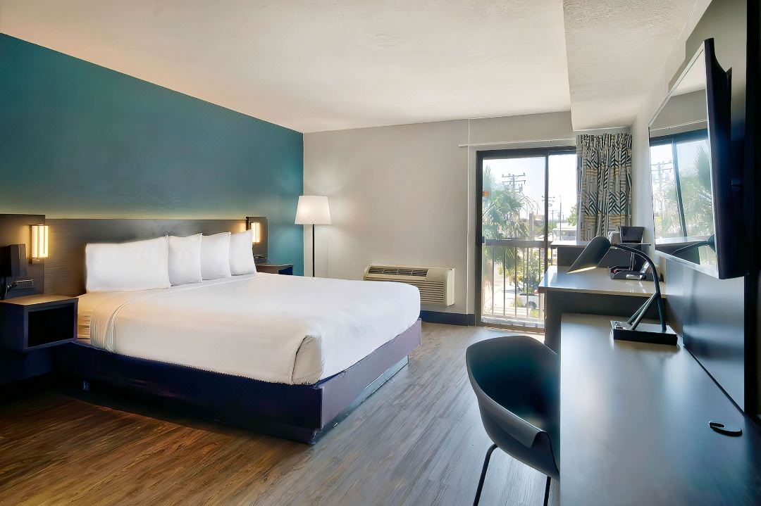 Suites Lawndale, CA – South Bay