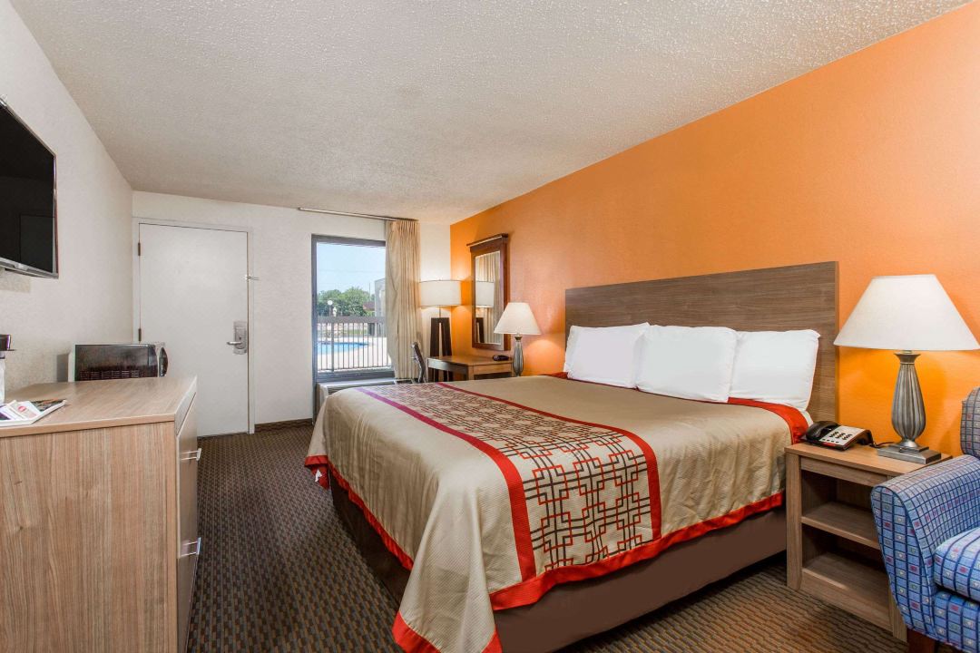 Days Inn by Wyndham Norfolk Airport