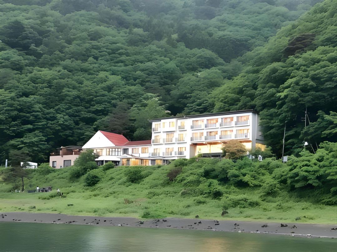 Shoji Lake Hotel