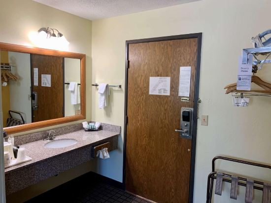 Best Western Maritime Inn - Tap to explore photos