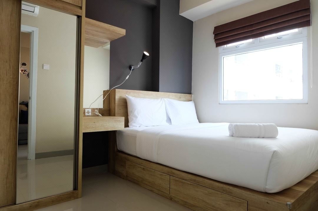 Modern and Bright 2Br Green Pramuka Apartment