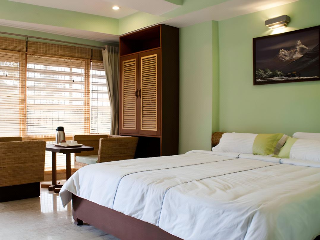 Hotel Rains Inn