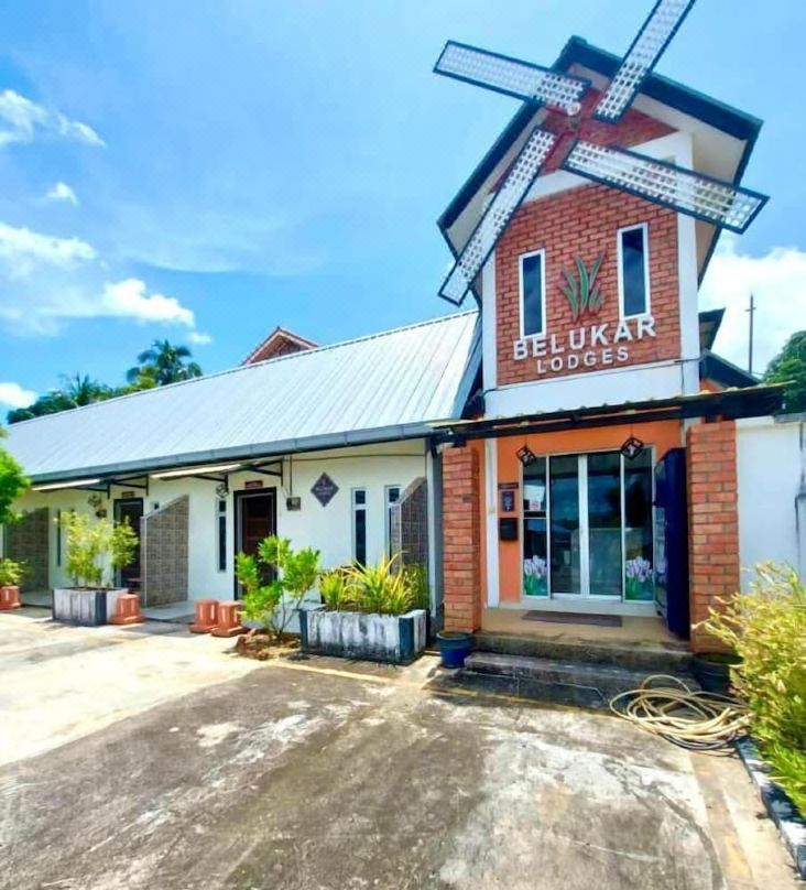 Belukar Lodges Private Homestay