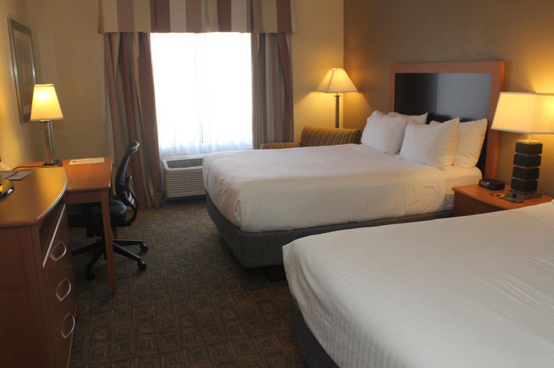 Holiday Inn Express & Suites Charlotte-Concord-I-85