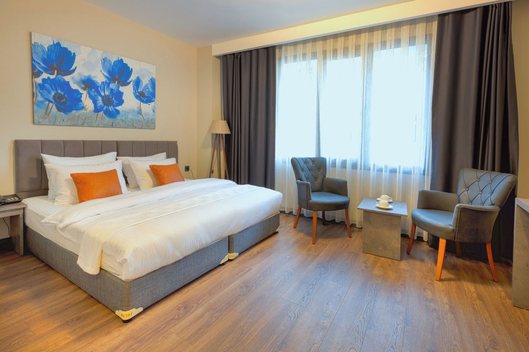 Grand Royal Hotel