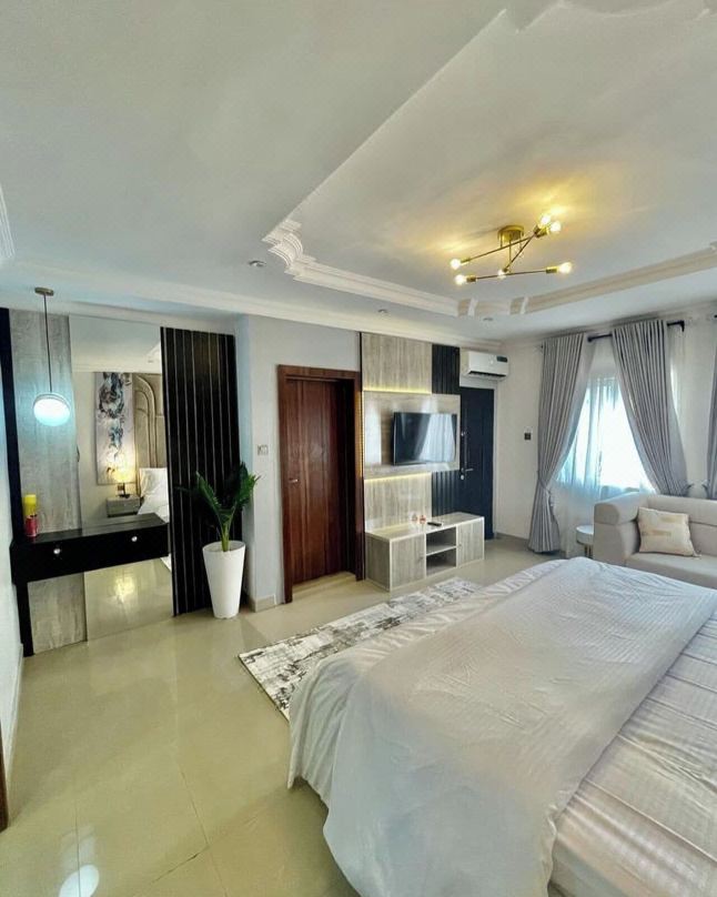 La Grandees Suites and Apartment