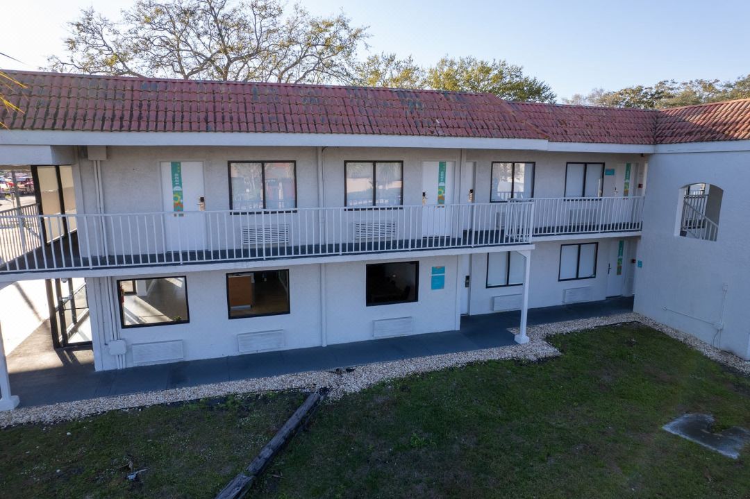 Impeccably Clean and Cozy Hotel Room