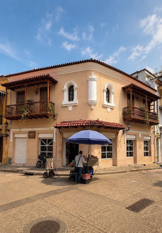 Ethnic Thematic Hotel
