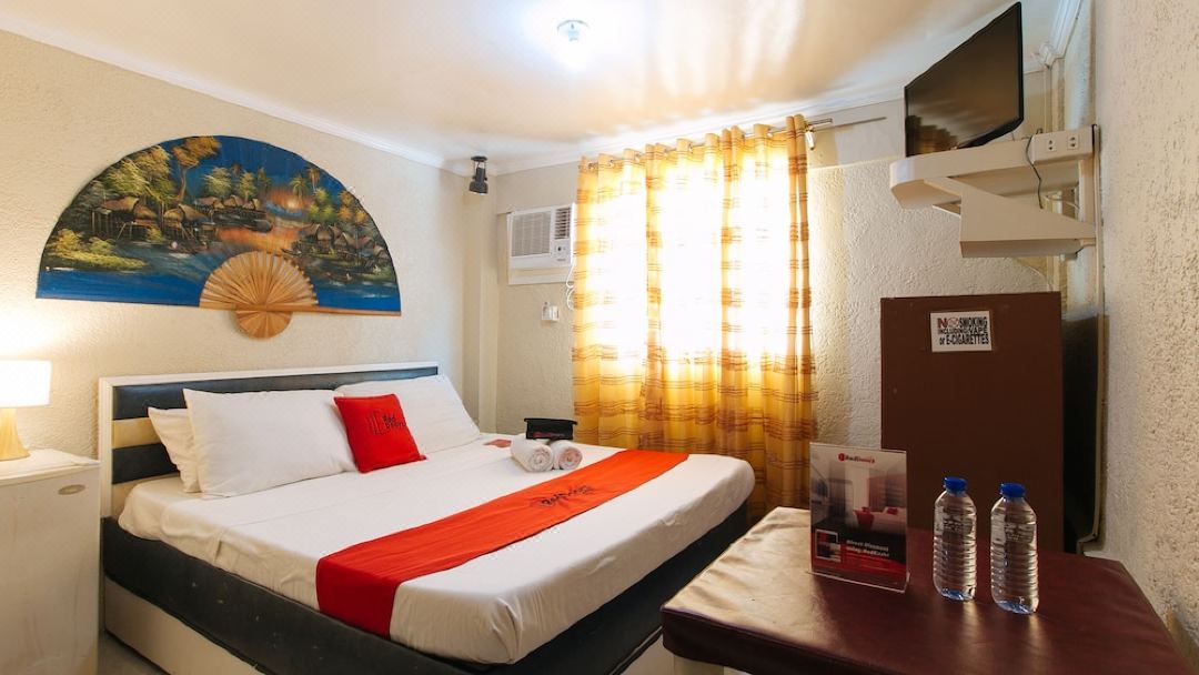 RedDoorz Plus Lagoon Resort Zambales