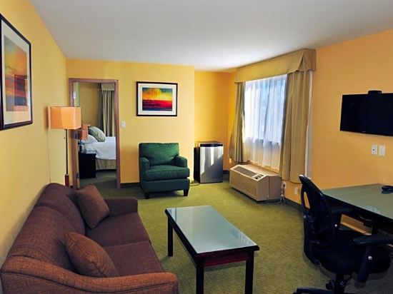 Ramada by Wyndham Williams Lake - Tap to explore photos