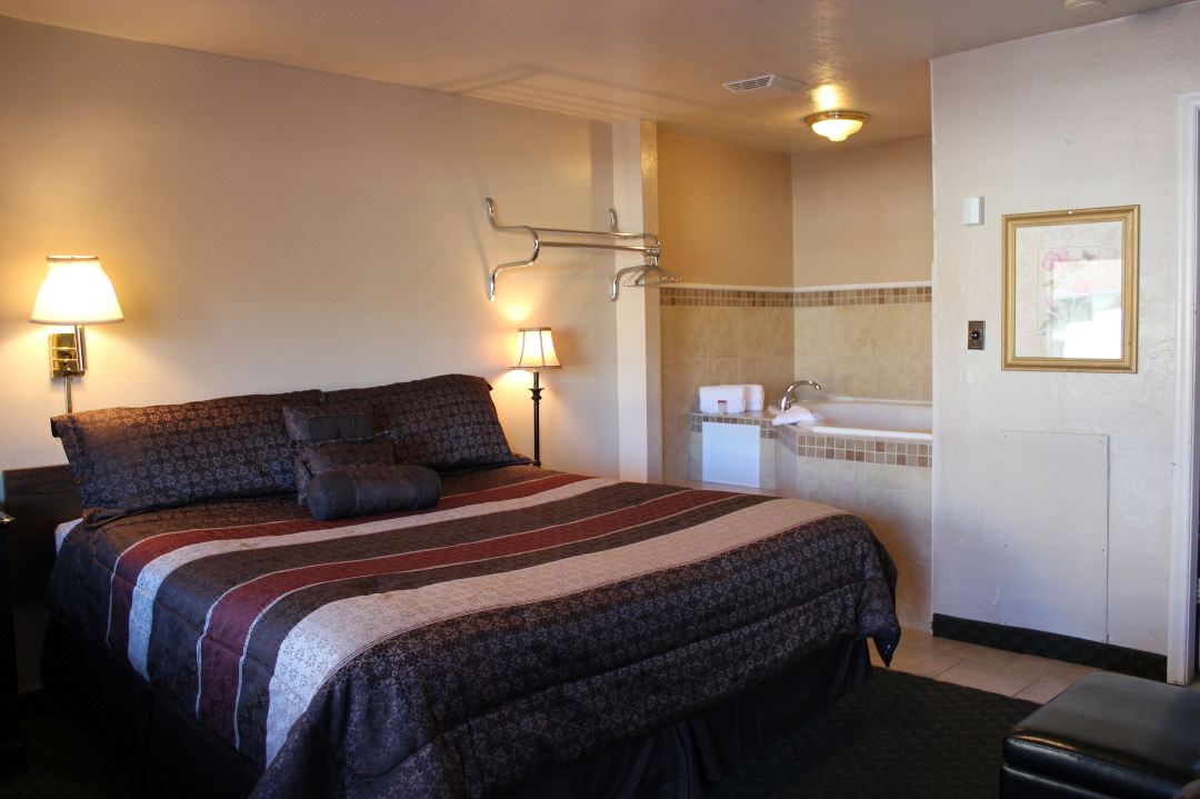Lava Spa Motel & RV