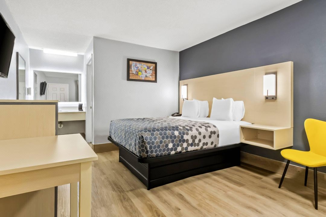 Econo Lodge Inn & Suites Cayce I-26 Airport