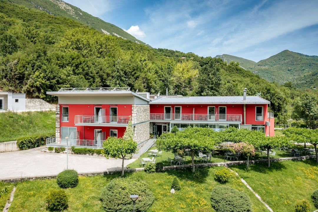 Gefiri Plakas Hotel by Konnect, Tzoumerka