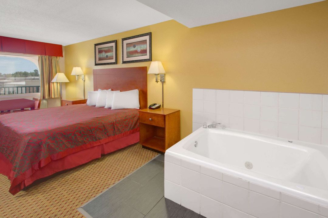 Days Inn by Wyndham Gulfport