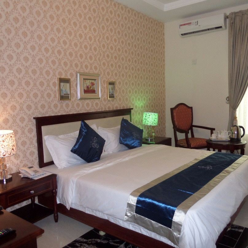 RightGate Hotel
