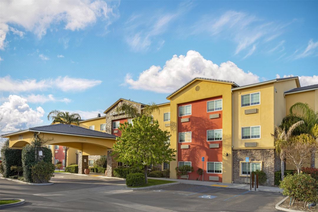 Best Western Plus Wasco Inn  Suites