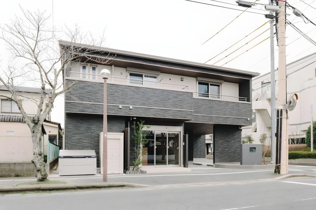 แกรนด์ เบส คาราสึเอกิมินามิ