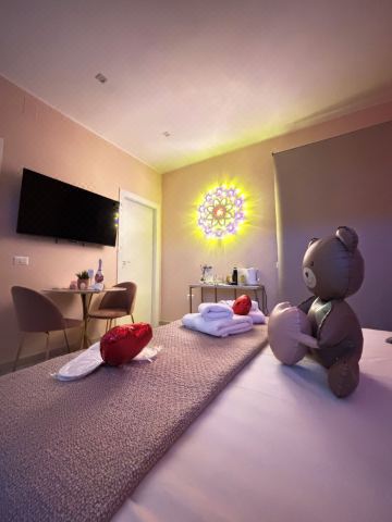 Roses Suite & Apartments