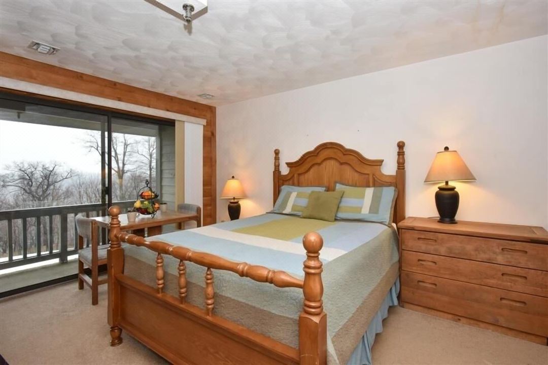 Seven Springs Stoneridge 3 Br Loft Standard Condo, Pet Friendly!