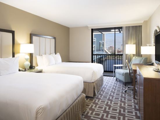 DoubleTree by Hilton Jacksonville-Riverfront - Tap to explore photos