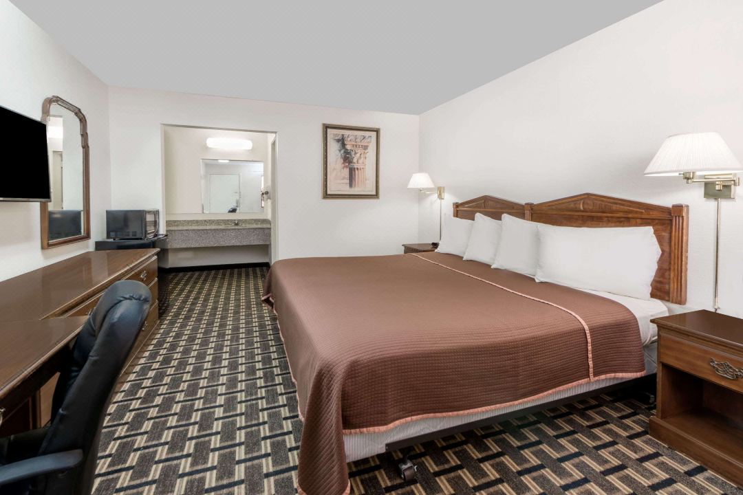 Knights Inn Slaton