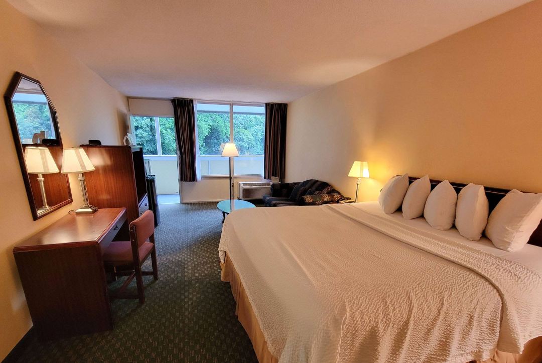 Days Inn by Wyndham Alexandria South