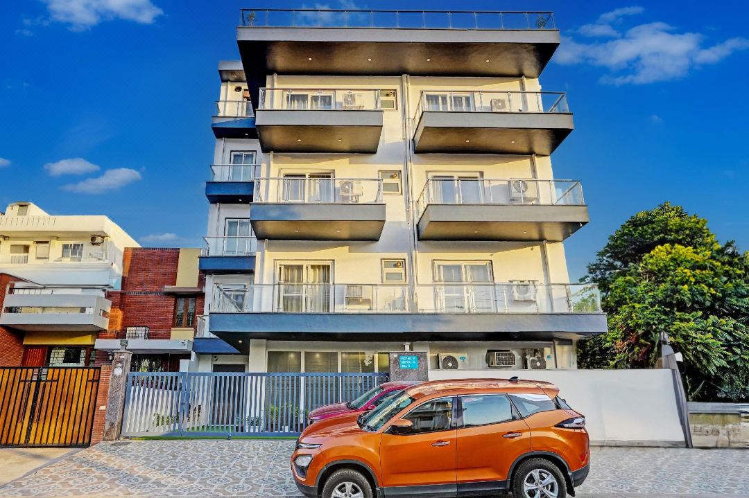 Homefort Stays - Sector 45 Near Cyber Park & Artemis Hospital