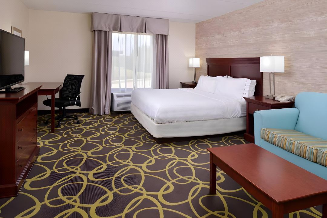 Holiday Inn Express & Suites Dayton-Huber Heights