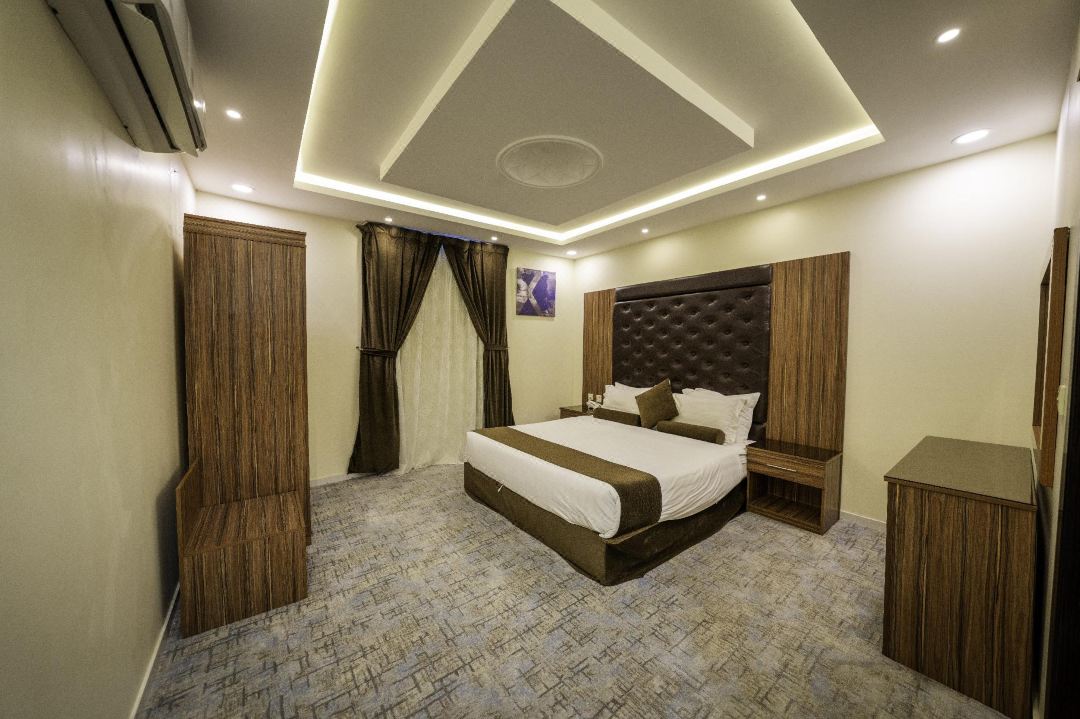 The Palace Hotel Suites