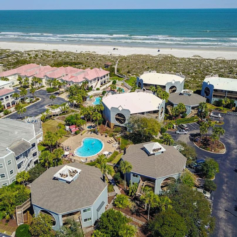 Sun-drenched Beachfront Oasis at Hibiscus Free Tix