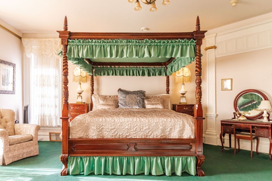 Amethyst Inn