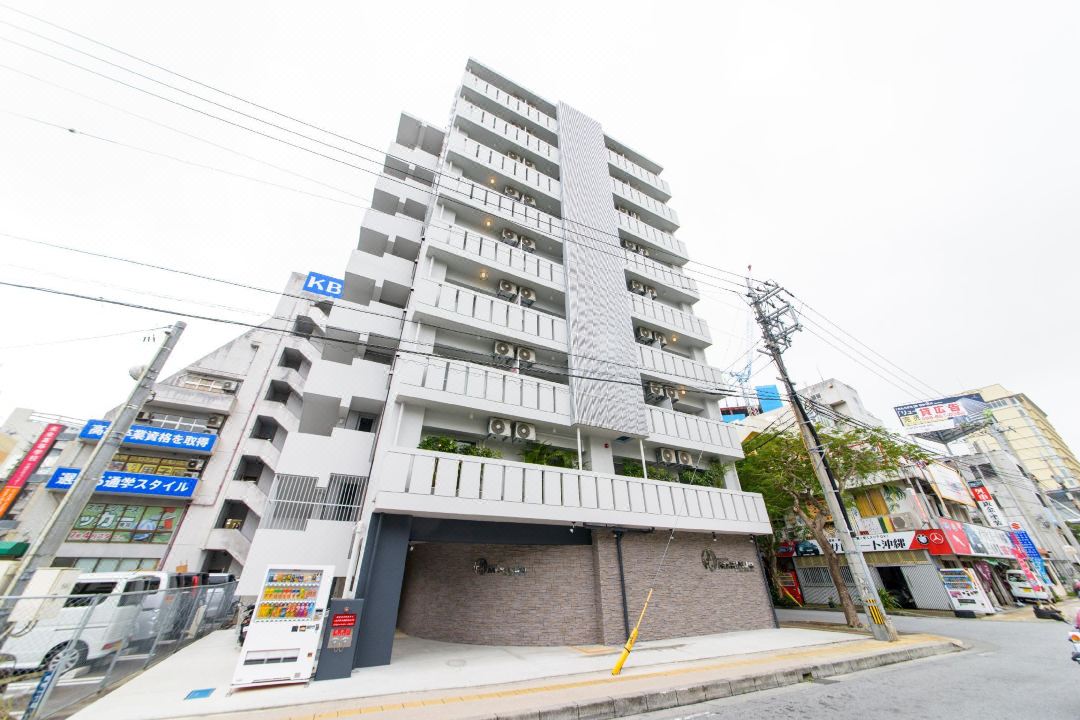 Mr.KINJO in Asahibashi Station Front