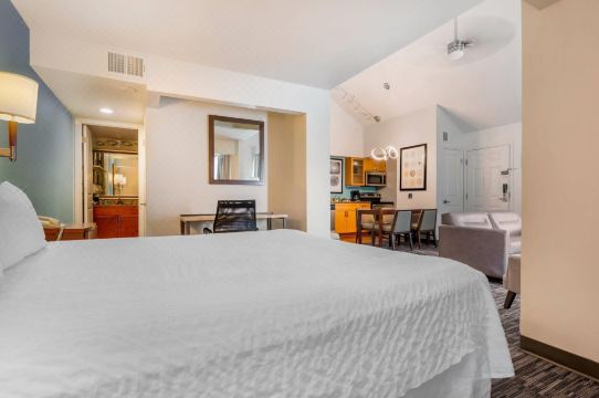 MainStay Suites St. Louis - Galleria