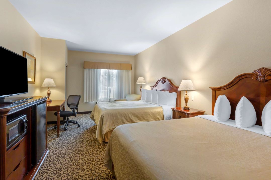 Best Western Plus Fossil Country Inn  Suites
