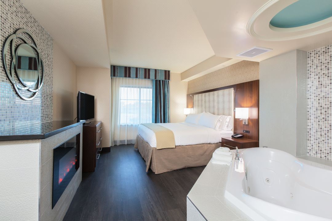 Holiday Inn Express & Suites Eureka