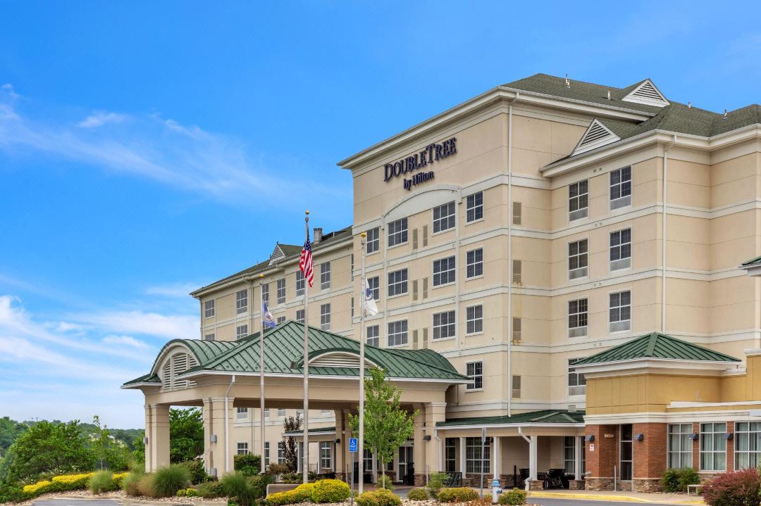DoubleTree by Hilton Front Royal Blue Ridge Shadows