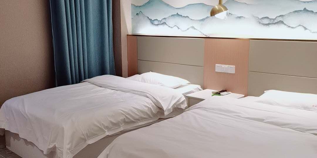 OYO恒隆主题宾馆(鹰潭玺兴广场世纪阳光大道店)