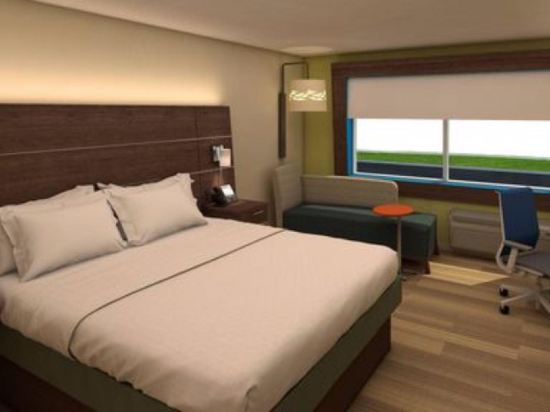 Holiday Inn Express & Suites OMAHA AIRPORT - Tap to explore photos