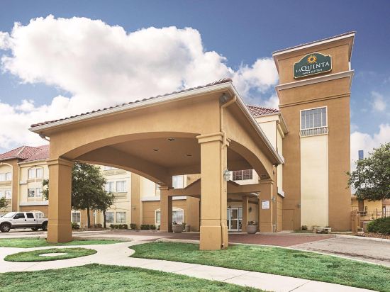 La Quinta Inn & Suites by Wyndham New Braunfels - Tap to explore photos