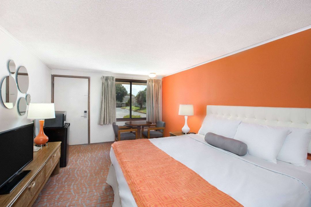 Howard Johnson by Wyndham Wilmington
